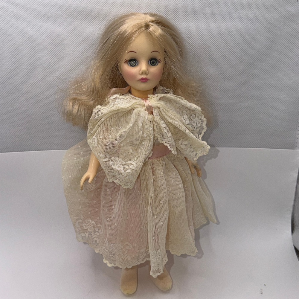 Effanbee Vintage 1976 1176 Lace Dress Coquette Shabby Chic Decor